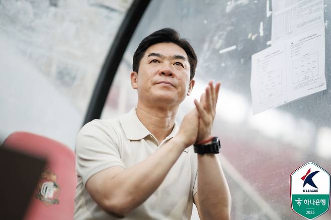 윤정환 인천 유나이티드 감독. /사진=한국프로축구연맹 제공