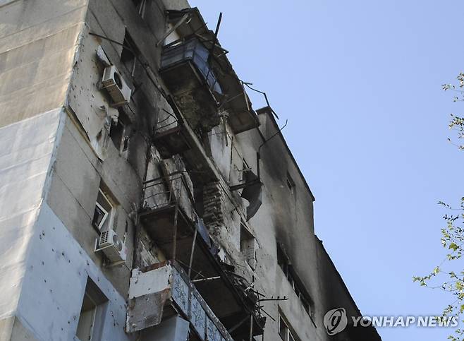 19일 오데사에서 러시아 드론 공습에 부서진 아파트 [EPA 연합뉴스 자료사진 재판매 및 DB 금지]