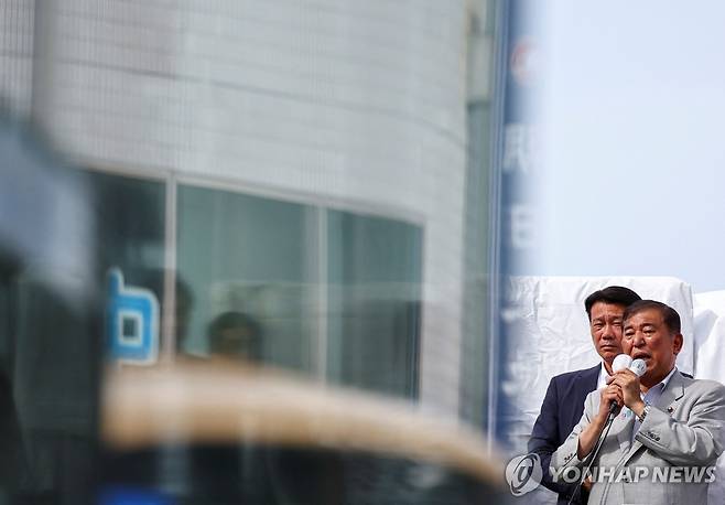 유세 활동하는 이시바 총리 [로이터 연합뉴스 자료사진. 재판매 및 DB 금지]