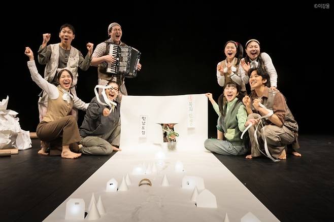 연극 '시간을 칠하는 사람' [국립아시아문화전당재단 제공. 재판매 및 DB 금지]