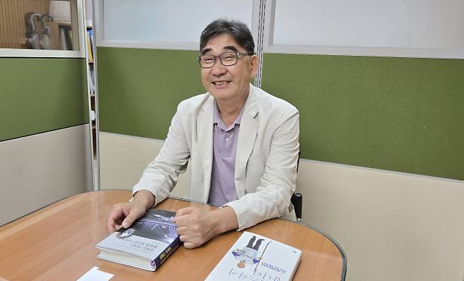 백성일 의정부시 체육정책자문관이 중부일보와 인터뷰를 하고 있다. 사진=박홍기 기자