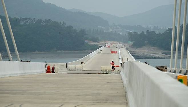 지난 7일 공사가 진행 중인 영종-신도 평화도로 건설 현장. 사진=인천시