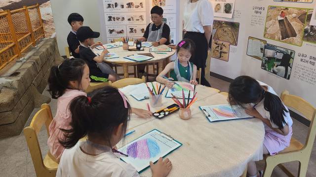대구교육박물관은 29일부터 다음 달 6일까지 고고학체험, 조선의 논술 21C 책문을 만나다 등