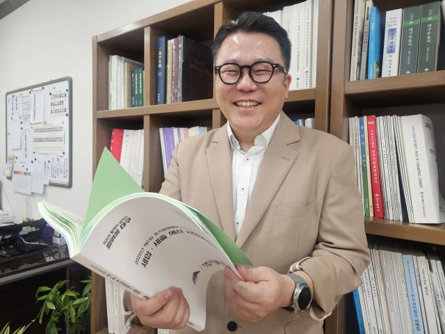 대구시의회 제9대 4기 예산결산특별위원회 위원장으로 선출된 김태우 위원장(수성구5)이 지난 21일 매일신문 취재진과 인터뷰를 진행하고 있다. 윤정훈 기자