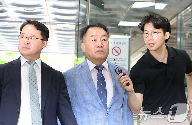 '윤석열 전 대통령 격노설'에 대한 위증 혐의를 받는 김계환 전 해병대사령관이 22일 오전 서울중앙지방법원에서 열린 영장실질심사(구속 전 피의자 심문)에 출석하고 있다. 2025.7.22/뉴스1 ⓒ News1 장수영 기자