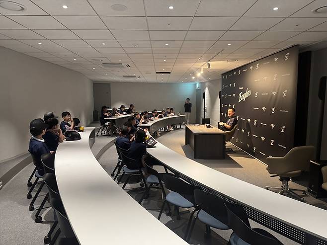 한화 키즈클럽 티볼 원데이 클래스 진로설명회 사진. 사진 | KBO