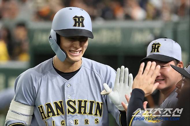 요미우리 유격수 오바타. 지난해까지 6년간 2홈런을 쳤는데, 20~21일 이틀간 3홈런을 몰아쳤다. 사진캡처=요미우리 자이언츠 SNS