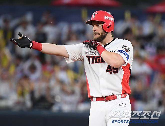 5일 광주 기아 챔피언스필드에서 열린 롯데-KIA전. 5회말 1사 만루 위즈덤이 2타점 2루타를 친 후 기뻐하고 있다. 광주=정재근 기자 cjg@sportschosun.com/2025.7.5/