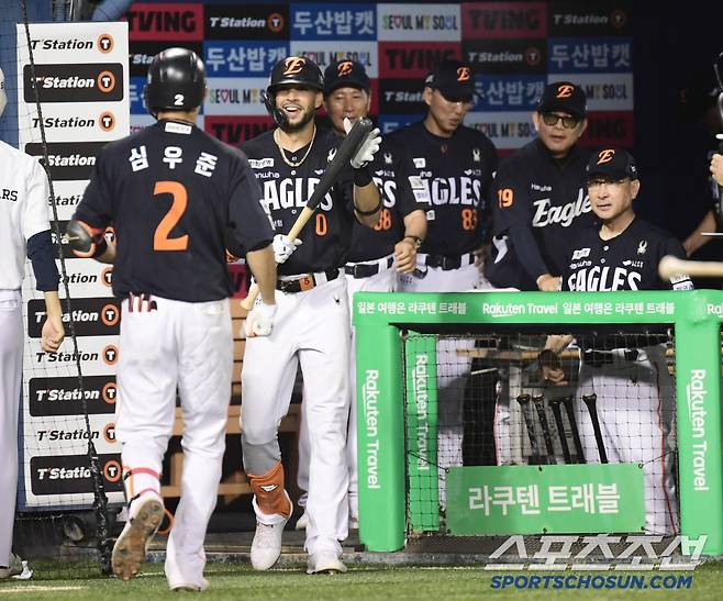 22일 잠실야구장에서 열린 KBO리그 두산과 한화의 경기. 9회초 솔로홈런을 날린 한화 심우준. 잠실=송정헌 기자songs@sportschosun.com/2025.07.22/