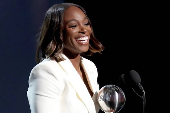 재단을 설립해 불우 청소년들을 지원하고 있는 스티븐스가 '무하메드 알리 스포츠 인도상'을 수상했다