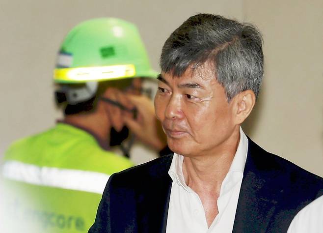 이종호 전 블랙펄인베스트 대표가 지난 21일 서울 종로구 KT 광화문빌딩 웨스트에 마련된 윤석열 전 대통령 부인 김건희 여사 의혹을 수사하는 민중기 특별검사 사무실로 출석하고 있다. 사진=뉴시스