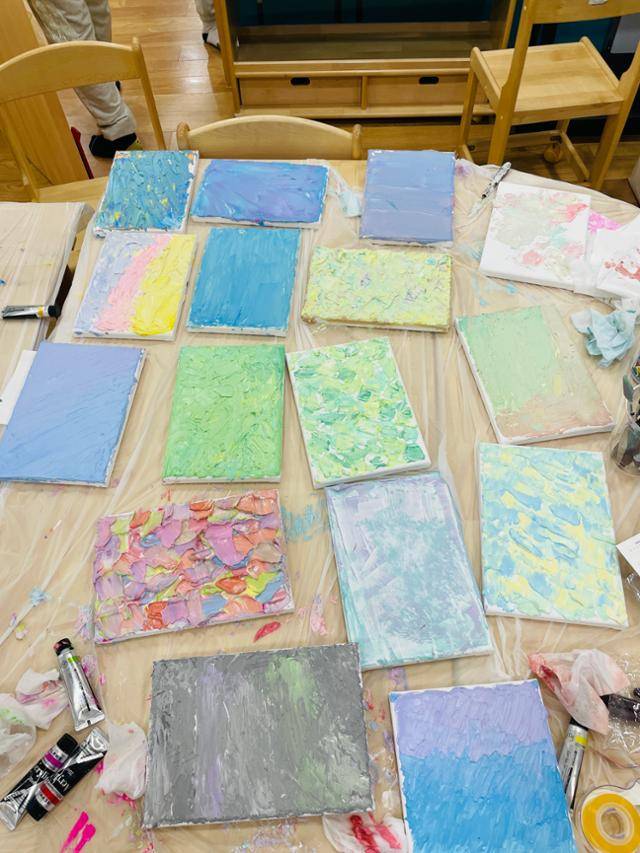 미술치료 수강생들의 작품. 그레이스가든 제공