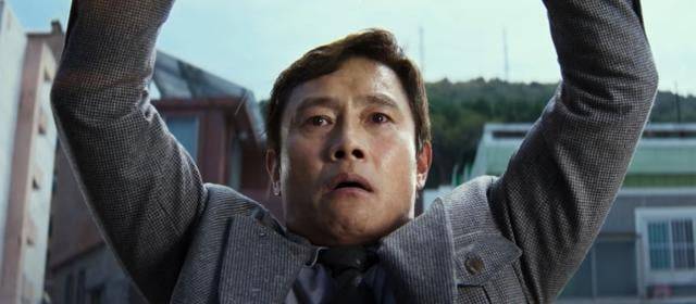 영화 '어쩔수가없다'의 한 장면. /CJ ENM 제공