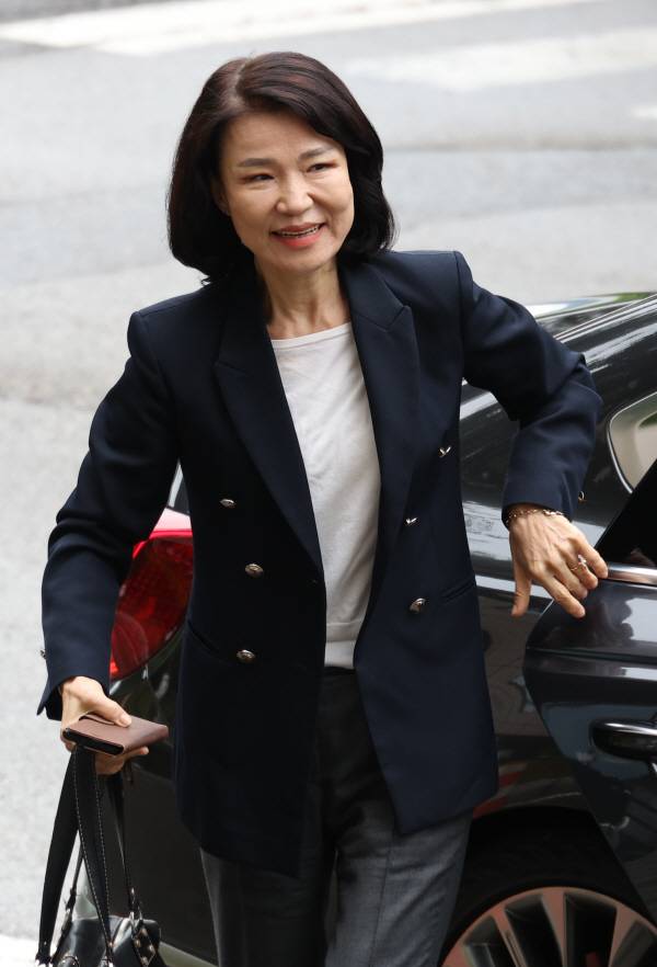 이진숙 방송통신위원장이 15일 경기 과천시 방통위로 출근하고 있다. 2025.7.15 연합뉴스