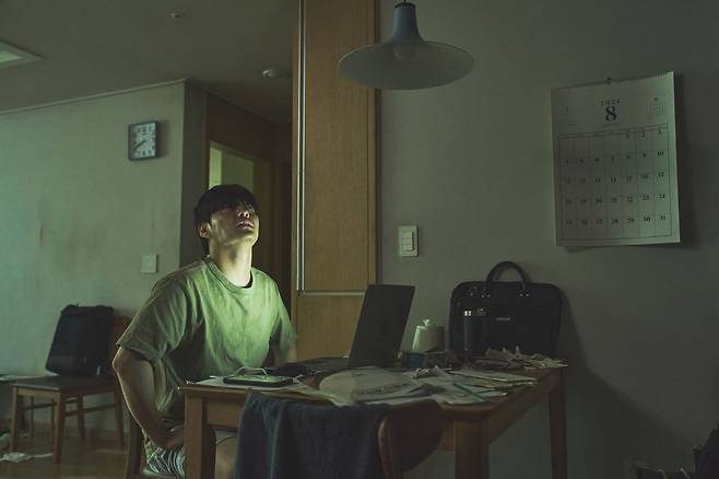 영화 ‘84제곱미터’의 한 장면. 넷플릭스 제공