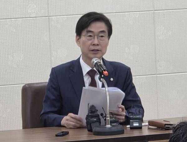 22일 국민의힘 조경태 의원이 대구를 찾아 기자회견을 진행하는 모습. 연합뉴스