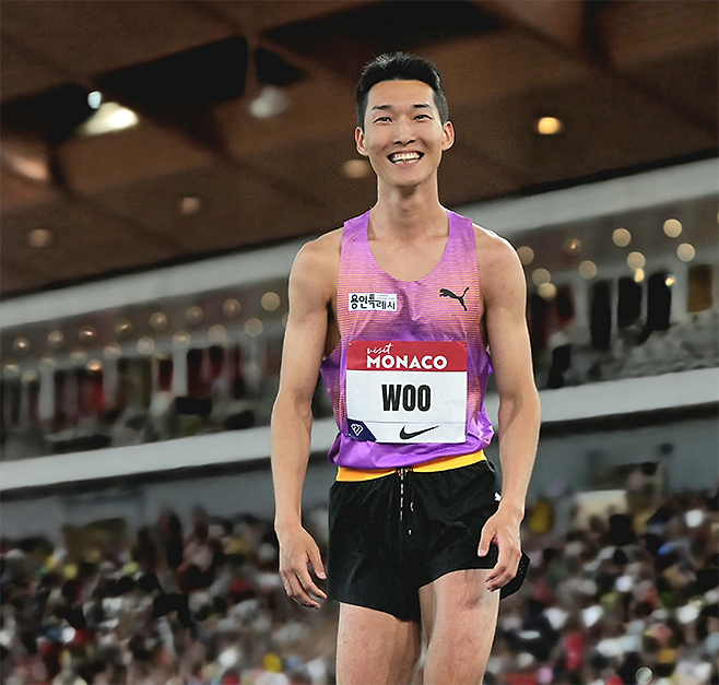 우상혁이 7월12일(한국시간) 모나코 스타드 루이 2세 경기장에서 열린 2025 다이아몬드 리그 10차 대회 남자 높이뛰기 경기에서 특유의 미소를 보여주고 있다. 2m 34의 기록으로 금메달을 따내며 9월 도쿄 세계육상선수권대회 출전권을 따냈다. 사진=REUTERS=연합뉴스 제공