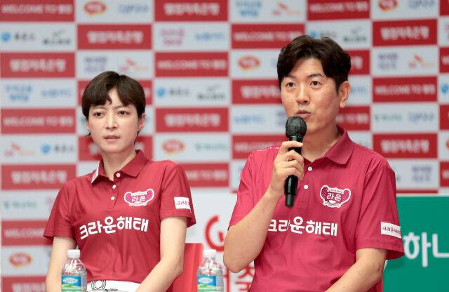 크라운해태 임정숙(왼쪽), 김재근./PBA