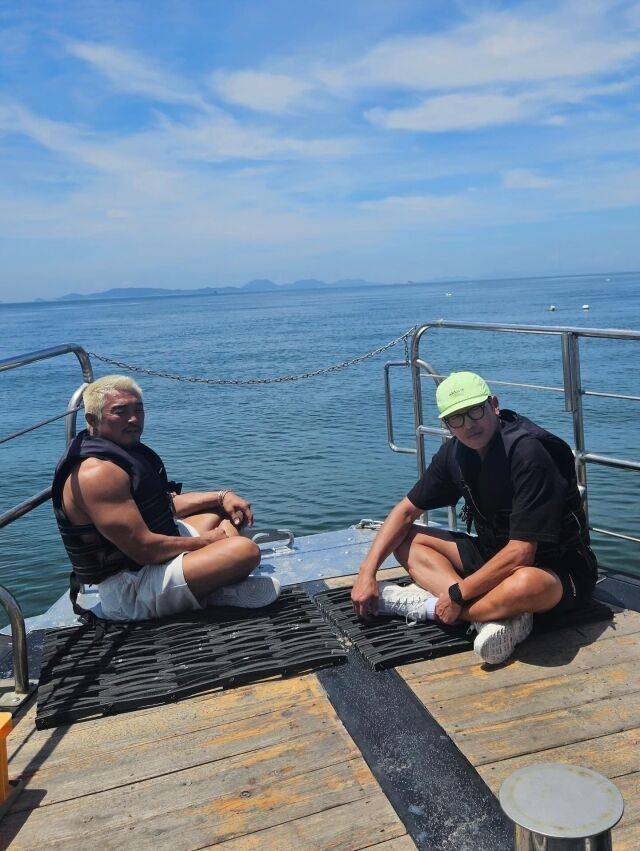 배우 하정우와 이종격투기 선수 겸 방송인 추성훈/하정우 소셜미디어