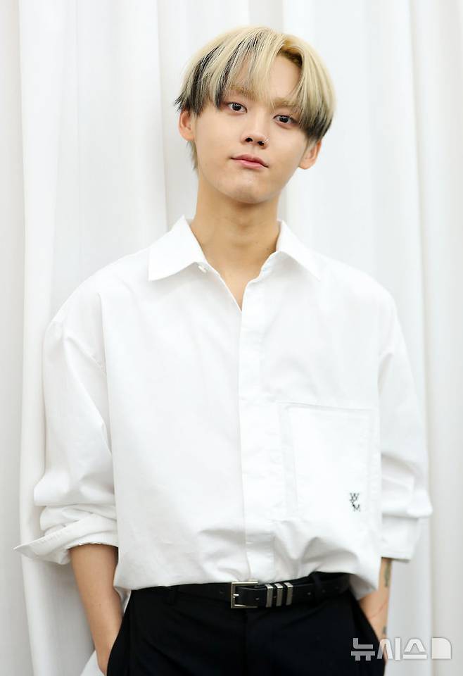 [서울=뉴시스] 김혜진 기자 = 그룹 원팩트 태그가 지난 17일 오후 서울 중구 뉴시스에서 인터뷰에 앞서 포즈를 취하고 있다. 2025.07.22. jini@newsis.com