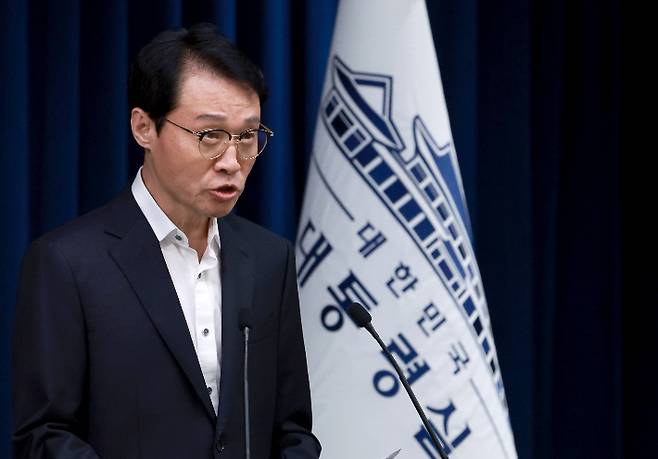 이규연 대통령실 홍보소통수석이 서울 용산 대통령실 청사에서 현안 브리핑을 하는 모습. 연합뉴스