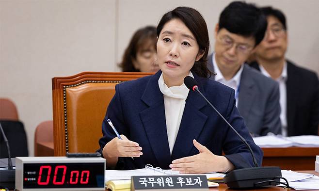 강선우 여성가족부 장관 후보자가 지난 14일 국회 인사청문회에서 의원 질의에 답하고 있다. 뉴스1&nbsp;