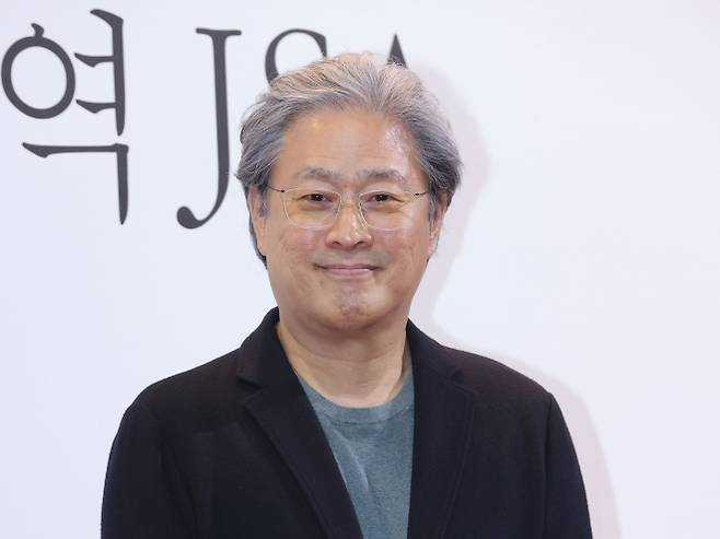 지난 2월 영화 ‘공동경비구역 JSA’ 관객과의대화(GV)에 앞서 포즈를 취한 박찬욱 감독. 연합뉴스.