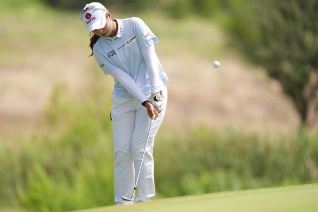 칩샷을 하고 있는 최혜진. 사진 제공=AP연합뉴스