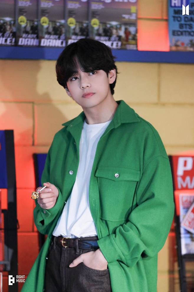 'AGAIN 2021' 방탄소년단 뷔, 그때도 잘생김태형 지금도 잘생김태형