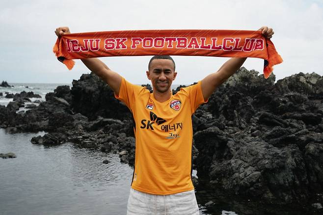 제주 SK에 입단한 티아고. /사진=한국프로축구연맹 제공