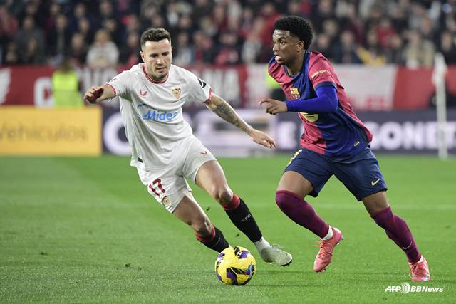 경기에 집중하는 사울 니게스(왼쪽). /AFPBBNews=뉴스1