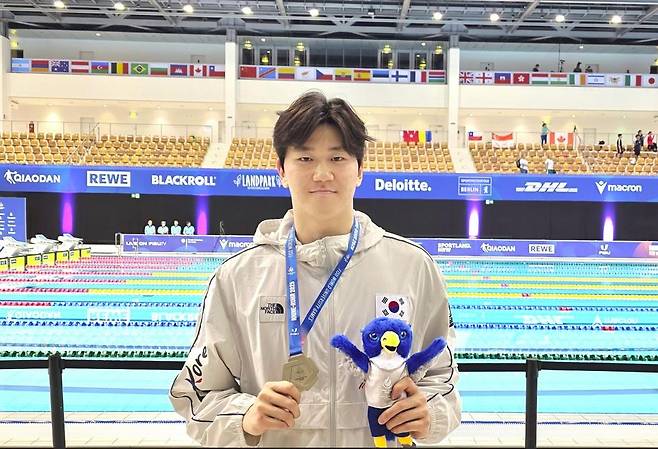 라인-루르 하계세계대학경기대회 남자 배영 50ｍ에서 은메달을 딴 윤지환. [대한수영연맹 제공. 재판매 및 DB 금지]