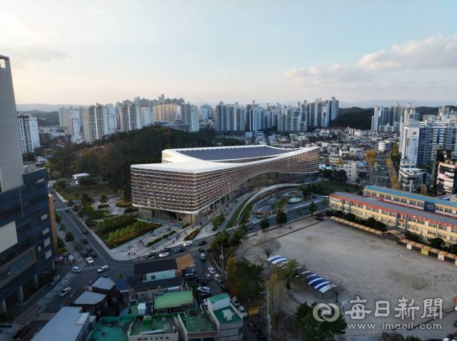 포항국제전시컨벤션센터 조감도. 바로 옆 학교 부지가 동부초등학교이다. 매일신문DB