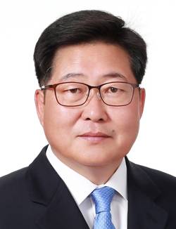 백성익 제주감귤연합회장 겸 효돈농협 조합장.&nbsp;