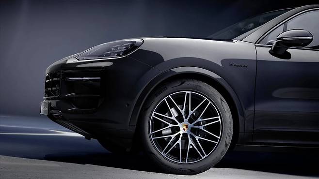 포르쉐 카이엔 S E 하이브리드 블랙 에디션