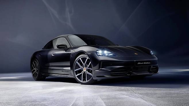 포르쉐 타이칸 4S 블랙 에디션