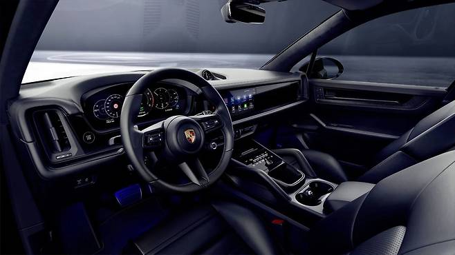 포르쉐 카이엔 S E 하이브리드 블랙 에디션 실내