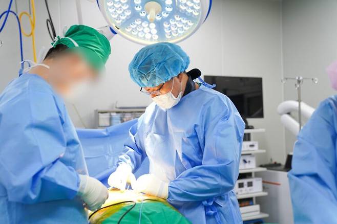 척추센터 이형수 센터장. [사진=부산 더탄탄병원]