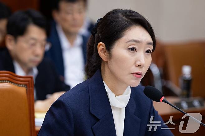 강선우 여성가족부 장관 후보자가 14일 서울 여의도 국회에서 열린 인사청문회에 출석해 의원 질의에 답하고 있다. 2025.7.14/뉴스1 ⓒ News1 유승관 기자