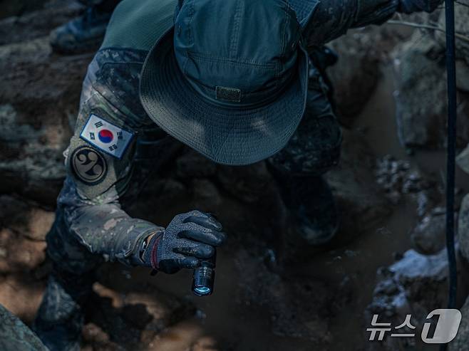 22일 경남 산청 일대에서 39사단 장병들이 매몰지역 실종자 수색을 이어가고 있다. (육군 제공)