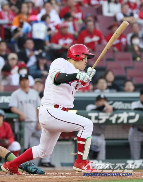 타격 2위를 달리고 있는 히로시마의 간판타자 고조노. 사진캡처=히로시마 카프 SNS