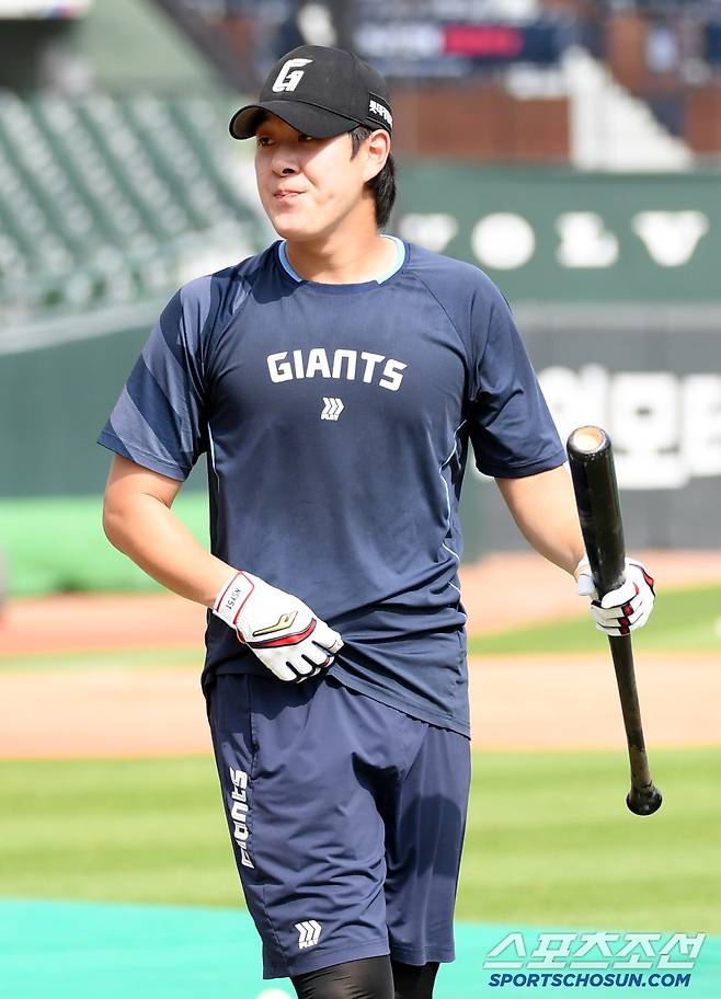 1일 부산 사직구장에서 열린 롯데 자이언츠와 LG 트윈스의 경기. 롯데 나승엽이 타격 훈련을 하고 있다. 부산=박재만 기자 pjm@sportschosun.com/2025.07.01/