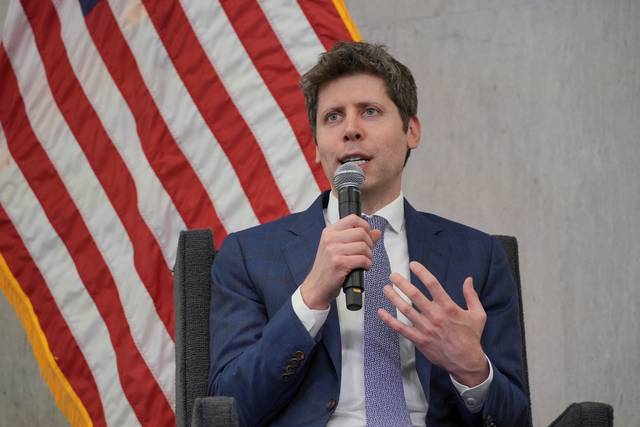 22일(현지시간) 미국 워싱턴 DC에서 열린 연방준비제도이사회의 대형 은행 자본 프레임워크 통합 검토 회의에서 샘 알트먼 오픈AI CEO가 연설하고 있습니다. [워싱턴(미국) 로이터=연합뉴스]