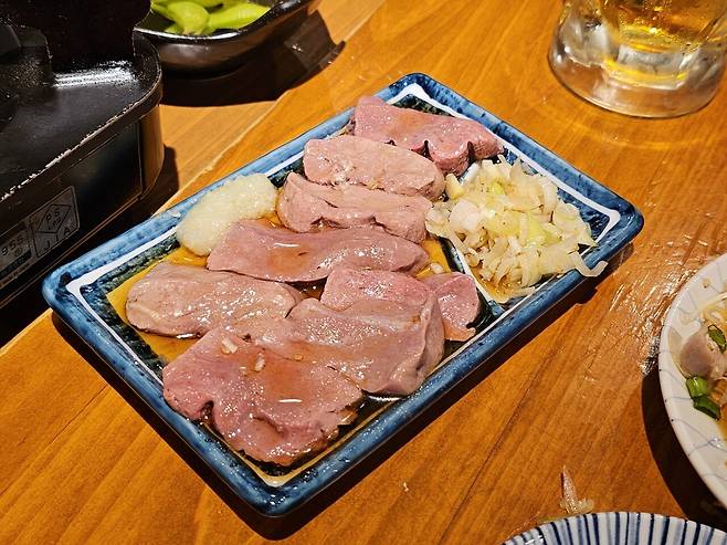 모츠나베에 생맥주 먹고 마셔요.jpg