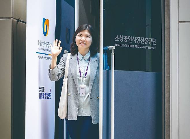소상공인 새출발지원센터 서울중부센터 이현주 센터장은 "소상공인 채무조정은 경제 선순환을 만드는 방법"이라고 말했다. 사진 C영상미디어