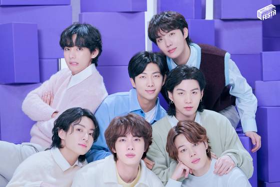 Boy band BTS [WEVERSE]