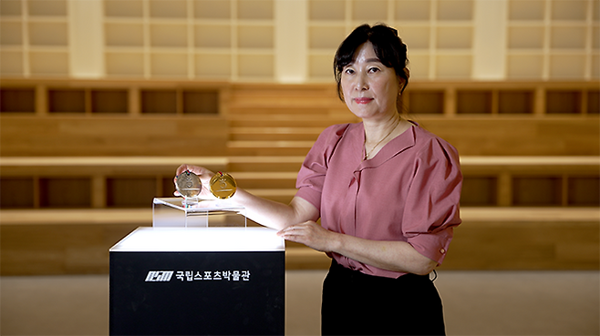 국립스포츠박물관 스포츠 스타 기증 릴레이에 참여한 김임연. 사진=서울올림픽기념국민체육진흥공단