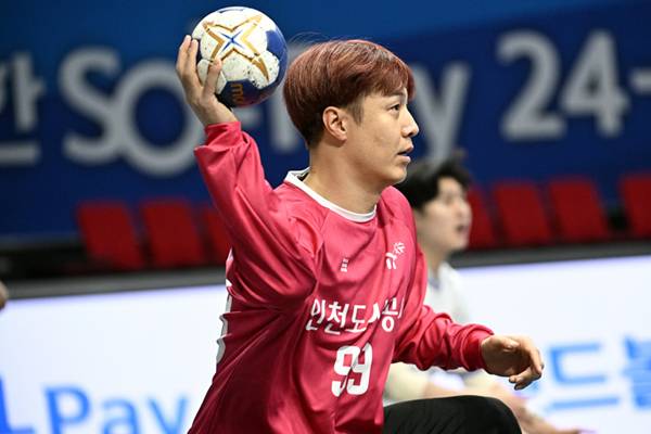 사진 인천도시공사 이창우 골키퍼, 사진 제공=한국핸드볼연맹
