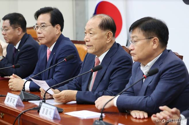 (서울=뉴스1) = 황우여 국민의힘 선거관리위원장이 14일 오전 서울 여의도 국회에서 열린 선거관리위원회 1차 회의에서 발언하고 있다. (국민의힘 제공) 2025.7.14/뉴스1  Copyright (C) 뉴스1. All rights reserved. 무단 전재 및 재배포,  AI학습 이용 금지. /사진=(서울=뉴스1)