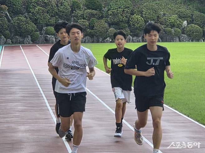 22일 삼성생명휴먼센터에서 훈련하고 있는 서울 삼성 썬더스 연고지명 선수들. 김시원, 이도현, 이제이, 김도하(왼쪽부터). 사진제공｜서울 삼성 썬더스